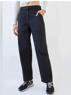 Wilfred modern utility pants size 6
Great condition